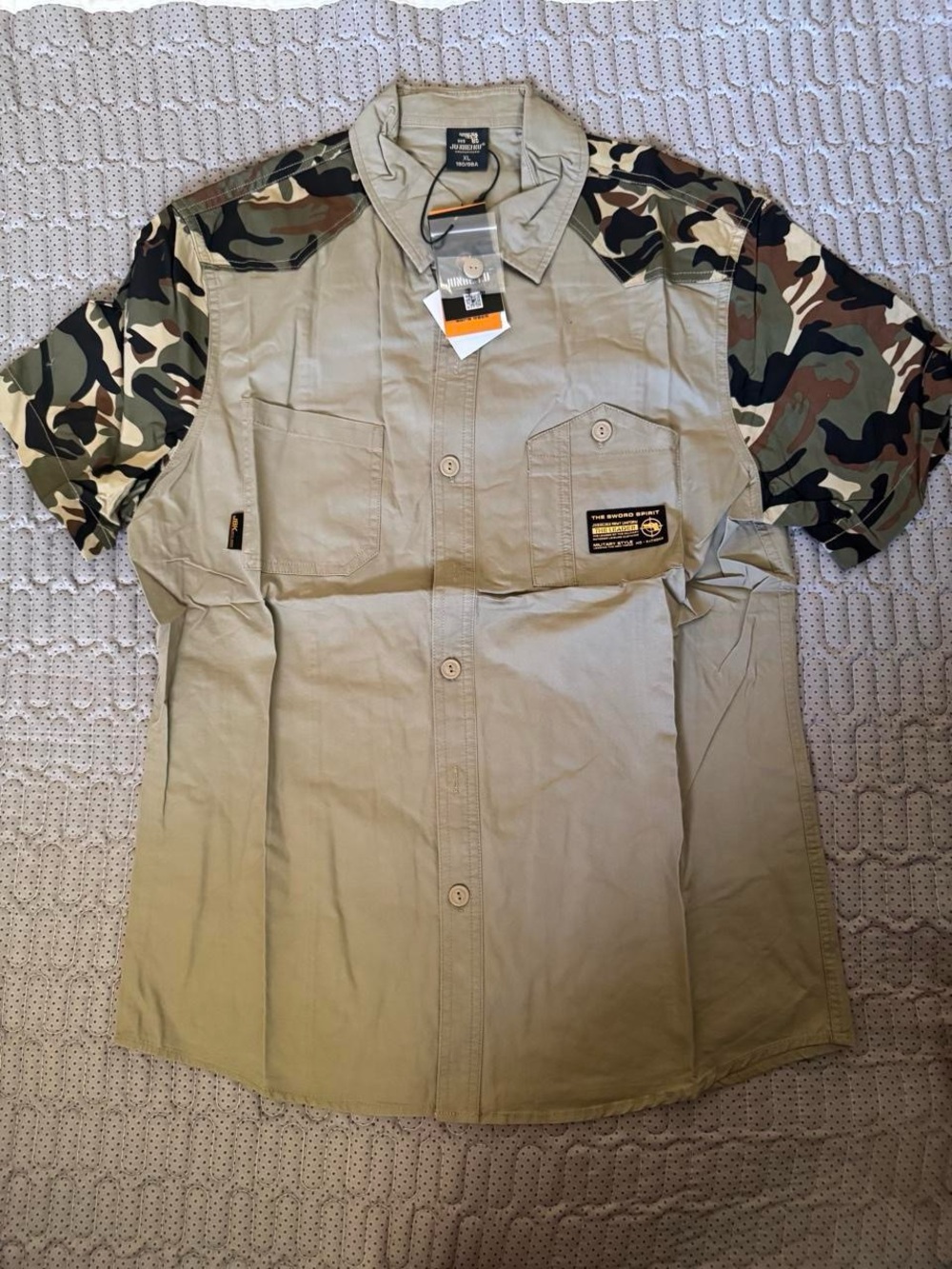 Men's Short-Sleeve Button-Down Shirt with Camouflage Sleeves - Beige